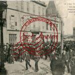 Limoges - Les Troubles de Limoges - Les manifestants avec drapeaux rouge et noir