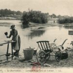 Moulins - Lavandière au bord de l'Allier