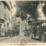 Louvesc (la) - Arrivée de l'Autobus