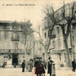 Arles - La place du Forum
