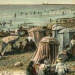 Trouville - Scène de plage - Les tentes