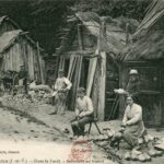 Fougères - Dans la forêt- Sabotiers au travail