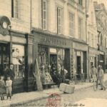 Montrichard - La Grande rue (deux enfants)