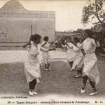 Types Basques - Jeunes Filles dansant le Fandango