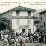 Claveisolles - La place et les enfants à la montagne - Hotel Michel