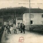 Montmelas - Entrée du village
