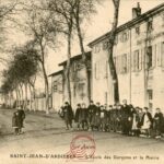 St Jean d'Ardières - Ecole des garçons et mairie