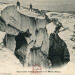 Chamonix - Traversée d'une crevasse au Mont Blanc