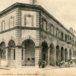 Apt - Les Halles- Postes et Télégraphes