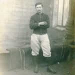 Homme aux bottes