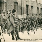 Paris- Les Troupes au Repos (assis)