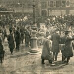 Paris -1er mai 1906- La Place du château d 'eau et les Barrages de Dragons